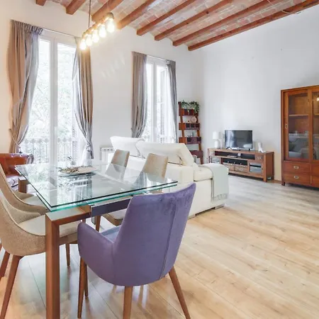 Stylish 2 Bed 2 Bath Flat Close To Arc De Triomf *