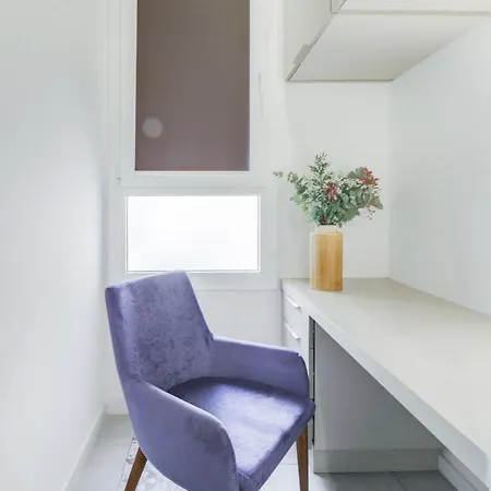 Stylish 2 Bed 2 Bath Flat Close To Arc De Triomf *